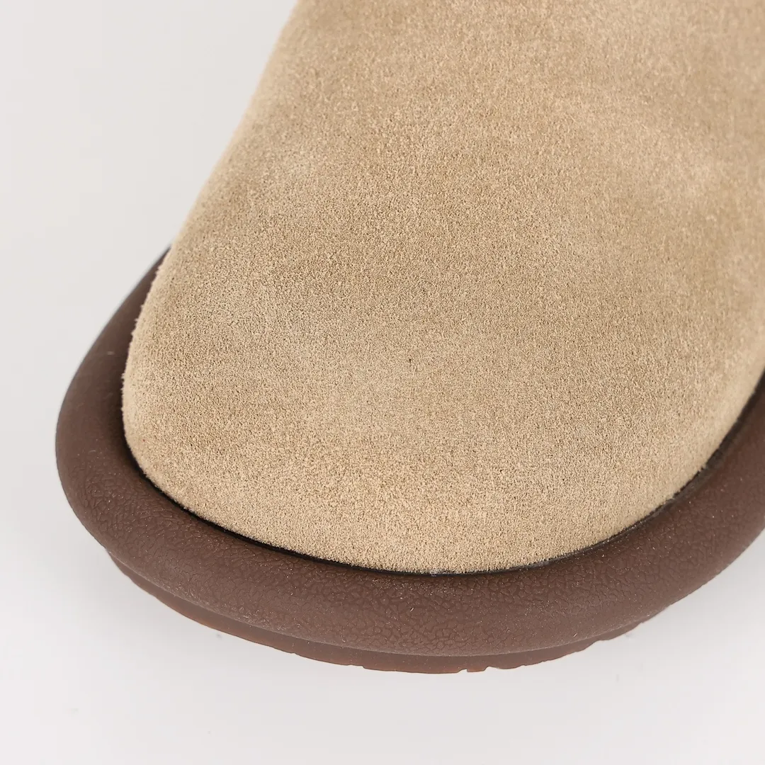 Pick up locally 💰720 The core recommendation is good price 𝐔𝐠𝐠 23 popular handmade sheep's curly boots Maillard girl's dream boots Korean and Korean style Fully handmade first-layer cow suede Teddy sheep's curly wool lining The combination has a great autumn and winter atmosphere Size: 35 36 37 38 39 40